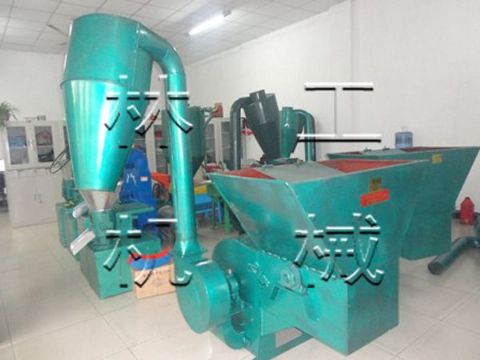 點(diǎn)擊查看詳細(xì)信息<br>標(biāo)題：自動(dòng)進(jìn)料粉碎機(jī) 閱讀次數(shù)：1684