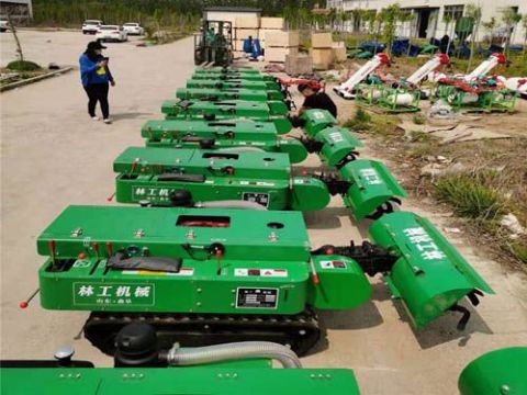 點擊查看詳細(xì)信息<br>標(biāo)題：履帶開溝機　 閱讀次數(shù)：1858
